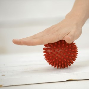 Sissel spiky ball jaune - rouge - bleu