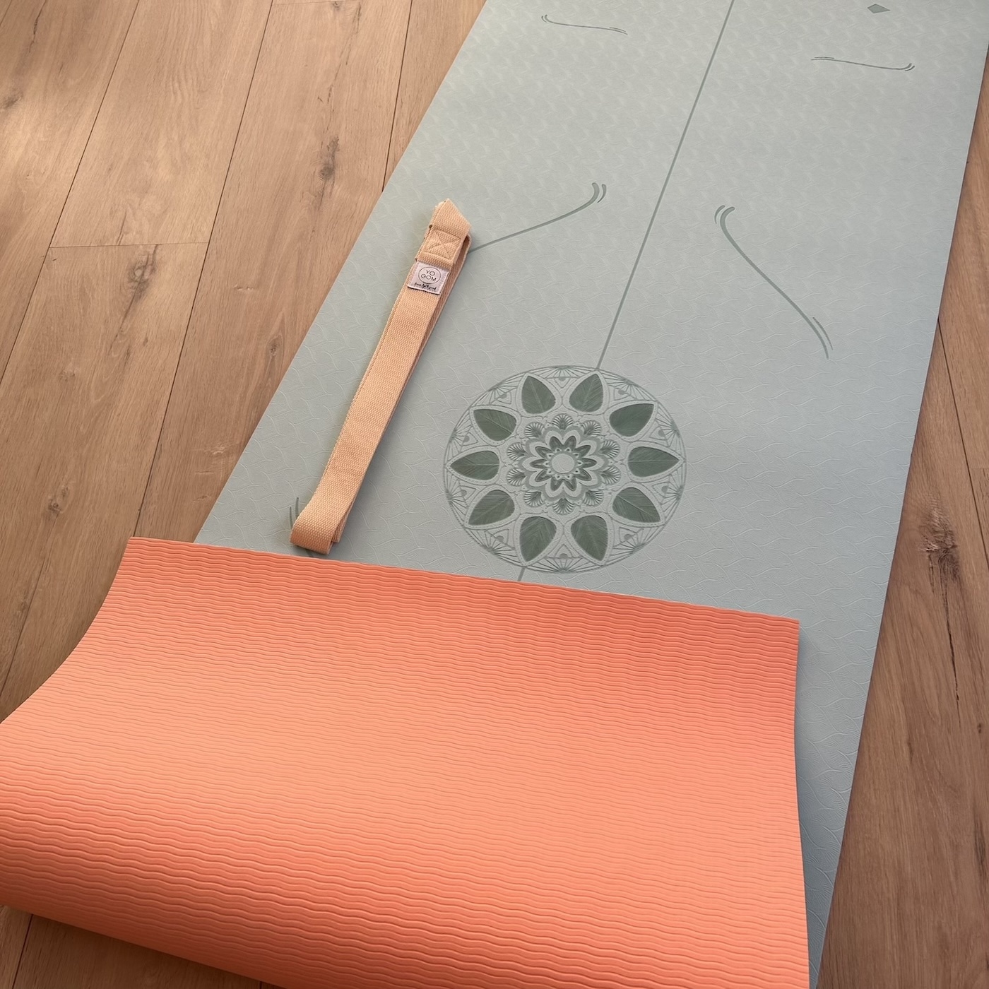 Tapis de Yoga épais Yomad Yogom: épais & antidérapant + sangle offerte
