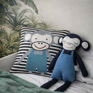 Grande peluche singe coton tricoté