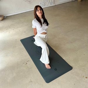 Tapis de yoga antidérapant star om gris