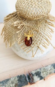 Collier abeille en ambre