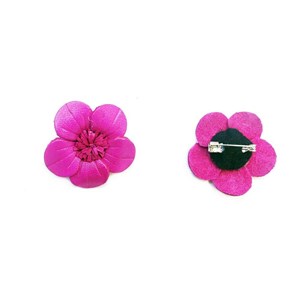Broche cuir fleur