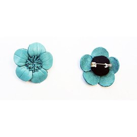 Broche cuir fleur