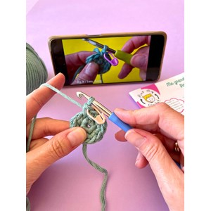 Kit de crochet ma pochette renard bleue