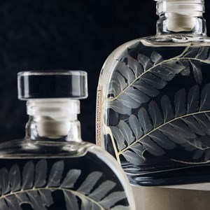 Capsule botanique fougère cuir blanche