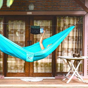 Rangement suspendu pour hamac