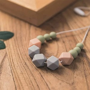 Collier allaitement rose