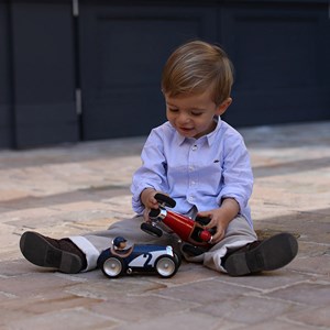 Petite voiture bleue pour enfant