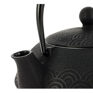 Théière fonte seigaiha noire 650 ml
