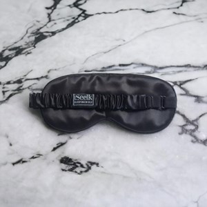Masque de sommeil réglable en soie noir