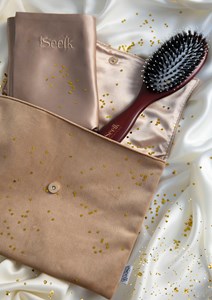 Coffret brosse bois & taie en soie 65x65