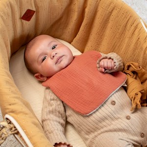 Bavoir en gaze de coton jeanne camel