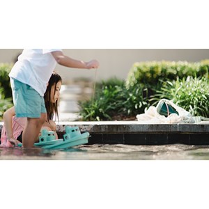 Bateau et seau de plage