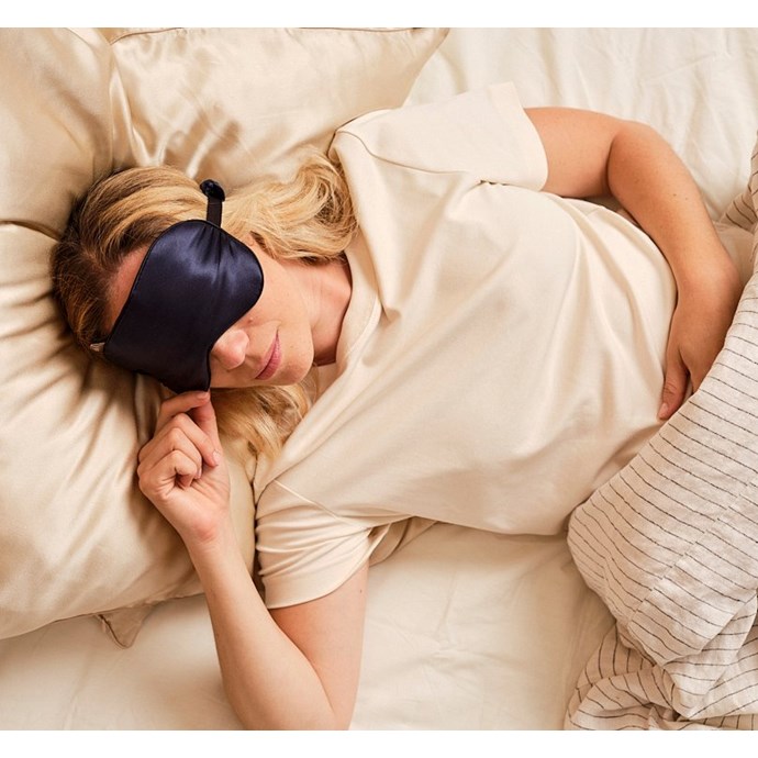 Masque de sommeil en soie bleu nuit