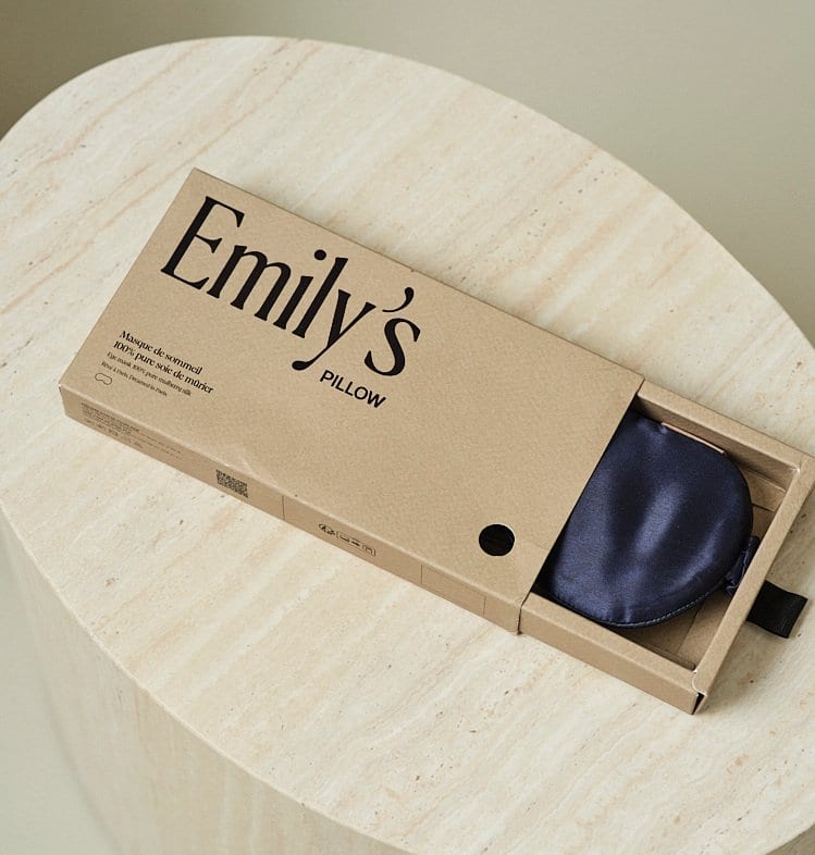 Masque de sommeil en soie bleu nuit (Emily's Pillow) - Image 2
