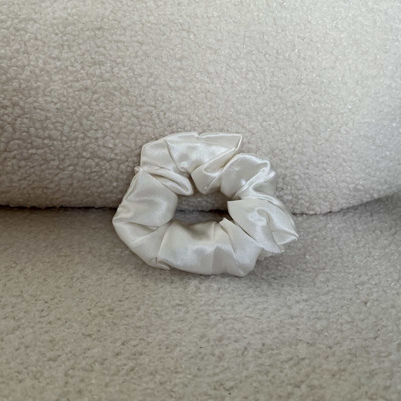 Emily's Pillow - Chouchou en soie blanc 19 mo