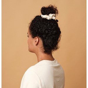 Chouchou en soie champagne 19 mo