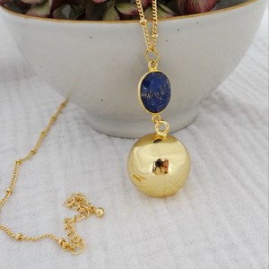 Bola or pendentif lapis lazuli