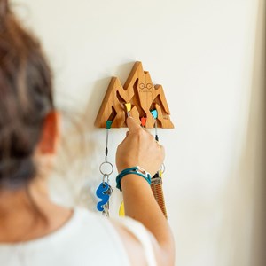 Keyholder montagne en bois de cerisier