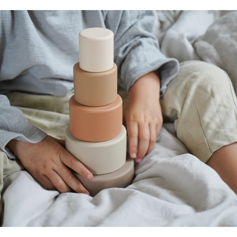 Gobelets à empiler silicone, beige (Léo et Léa France) - Image 2
