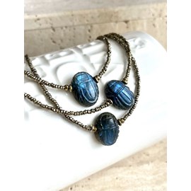Collier scarabée labradorite protection