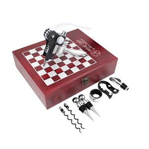 Coffret 8 outils du vin + jeu échec *