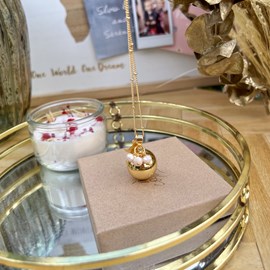 Bola de grossesse or perles beige