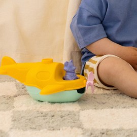 Jouet de bain made in france en matière recyclée hydravion de mr renard