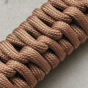 Officiel de mest 141, couteau paracorde