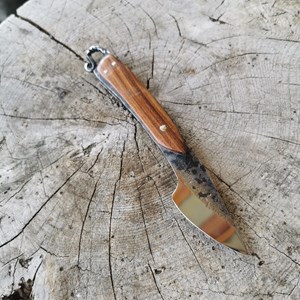 Azmur 32, couteau pour droitier-e