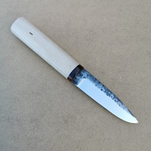 Naalien 91, le puukko en bouleau
