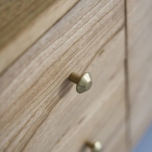 Meuble de salle de bain en mindi