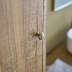 Colonne de salle de bain en mindi