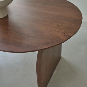 Table en manguier finition noyer 8 p