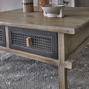 Table basse en pin massif recyclé