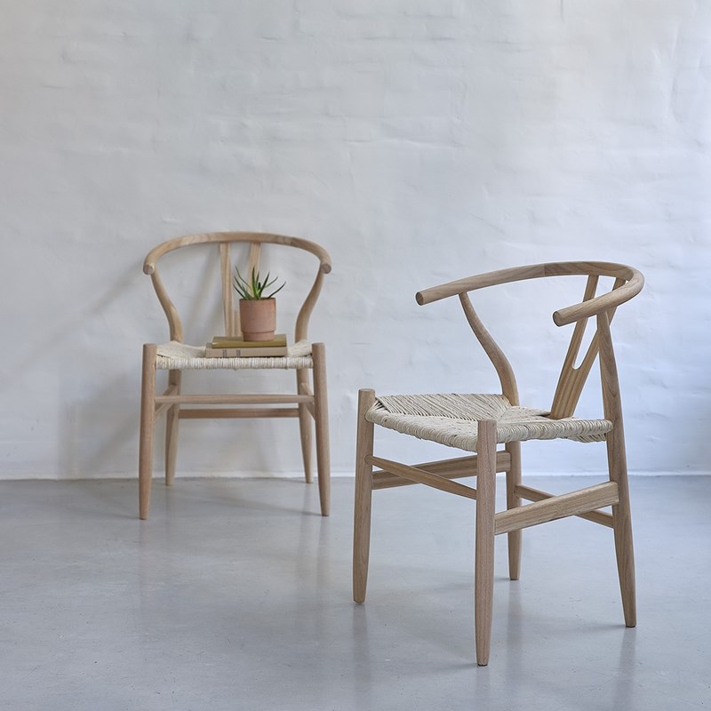 2 chaises en mindi massif assise tisssée