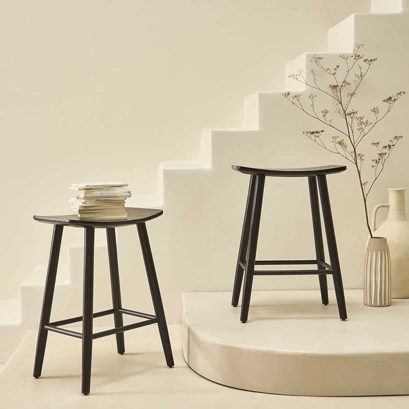 2 tabourets en teck massif noirs 65 cm