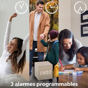Réveil en forme de carré & finition bois