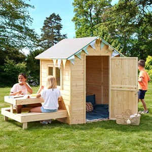 Cabane en bois avec table pique-nique ti