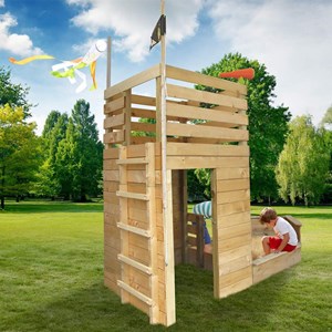 Cabane en bois avec bac à sable