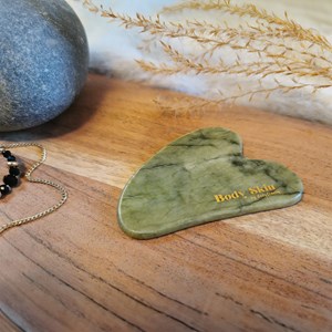 Gua sha en pierre - jade verte