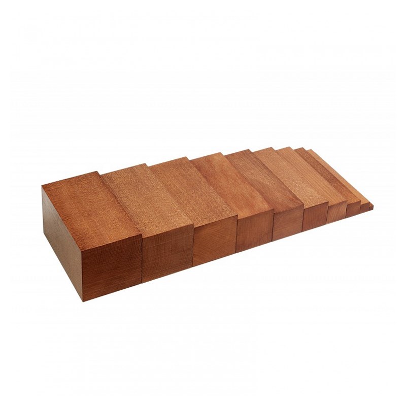 GAM Montessori - L'escalier marron : vernis inc