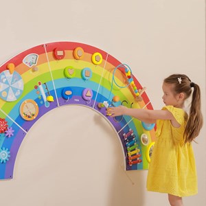 Panneau d'activités mural arc-en-ciel