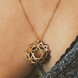 Collier chakra du coeur or