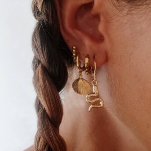 Amulettes déesse mini créoles coquillage