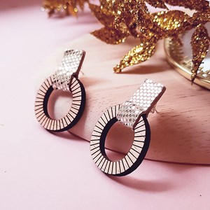 Clous d'oreilles lollipops abeille