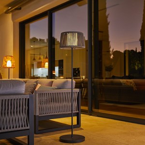 Lampadaire solaire gris soleo