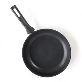 Poêle 28 cm revêtue tous feux guzzini