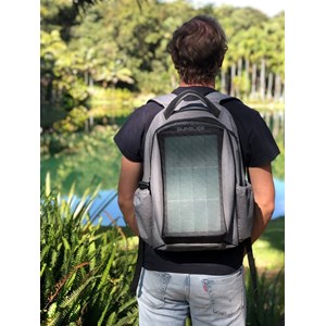 Sac à dos avec panneau solaire puissant