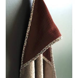 Cape de bain tomette